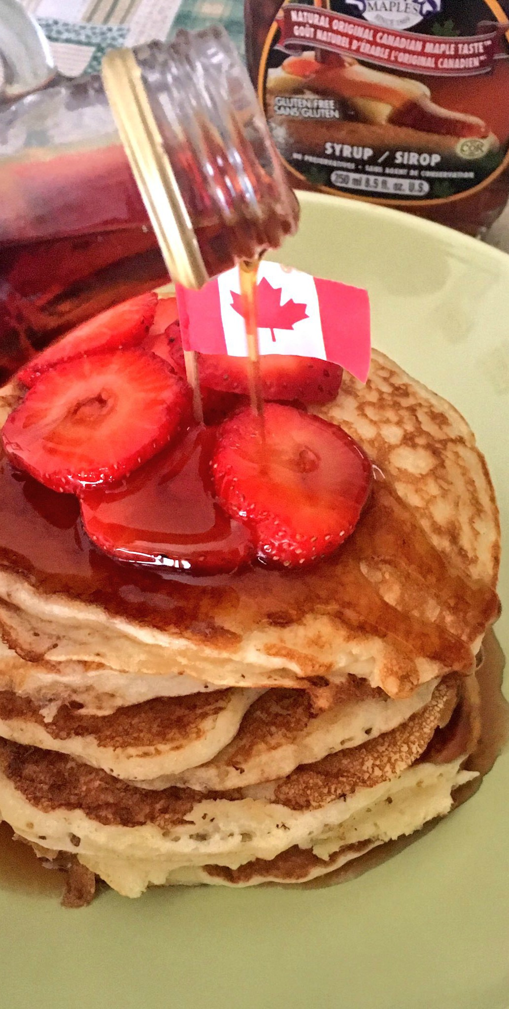 Pancakes con sciroppo d’acero /Pancakes with maple syrup… Oh
Canada…
